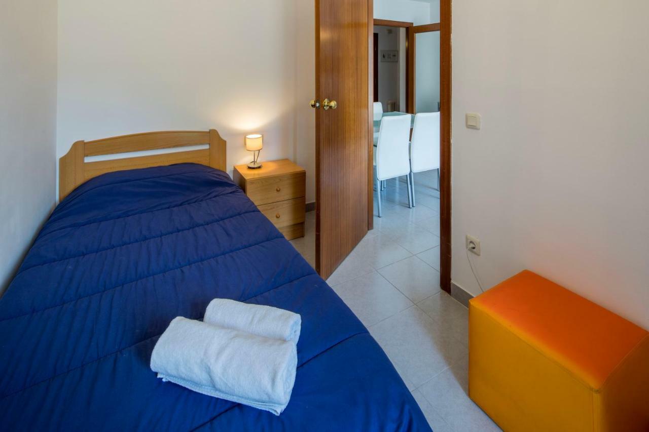 Apartamento Castell De Perelada Apartment Girona Bagian luar foto