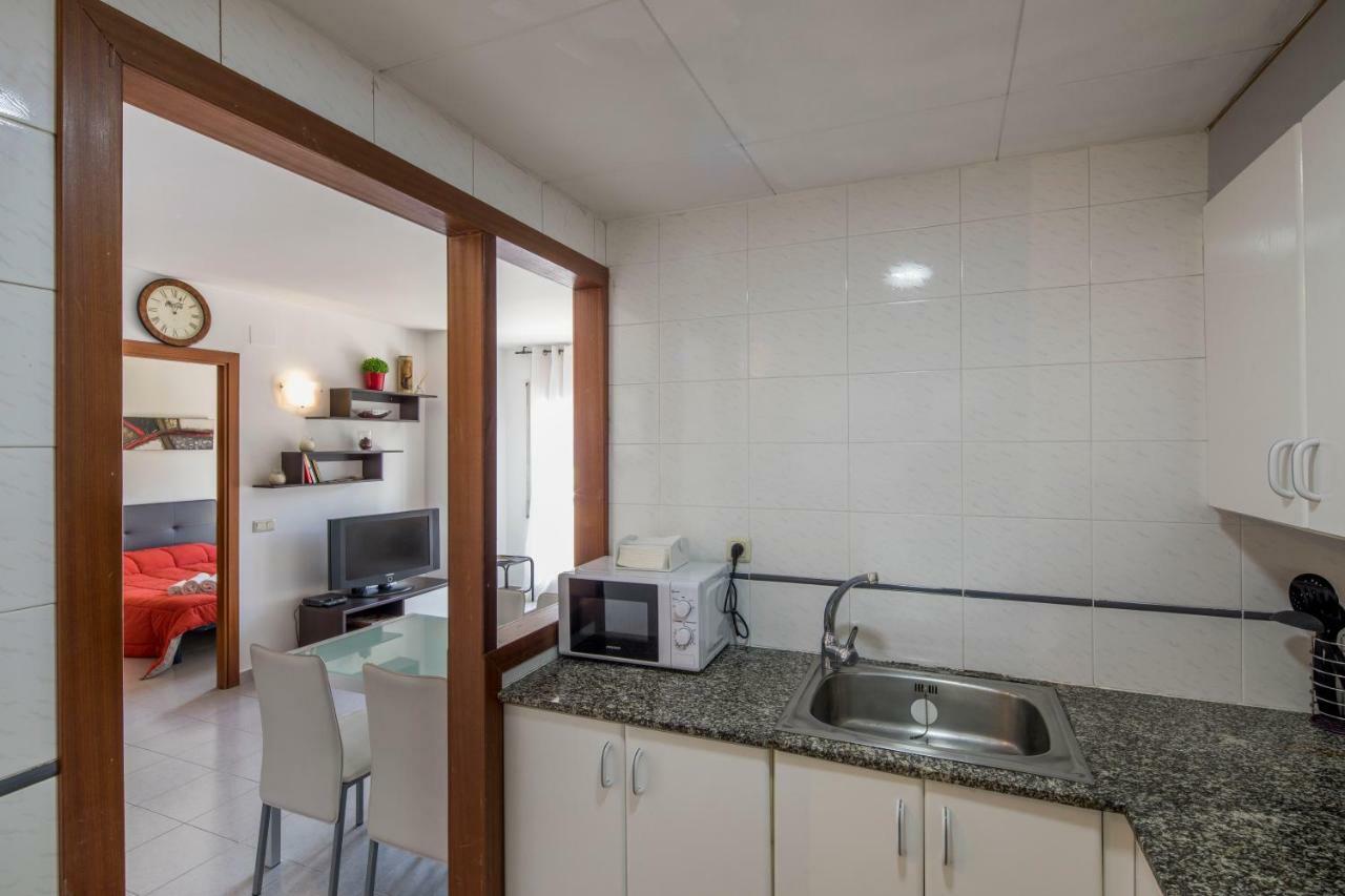 Apartamento Castell De Perelada Apartment Girona Bagian luar foto
