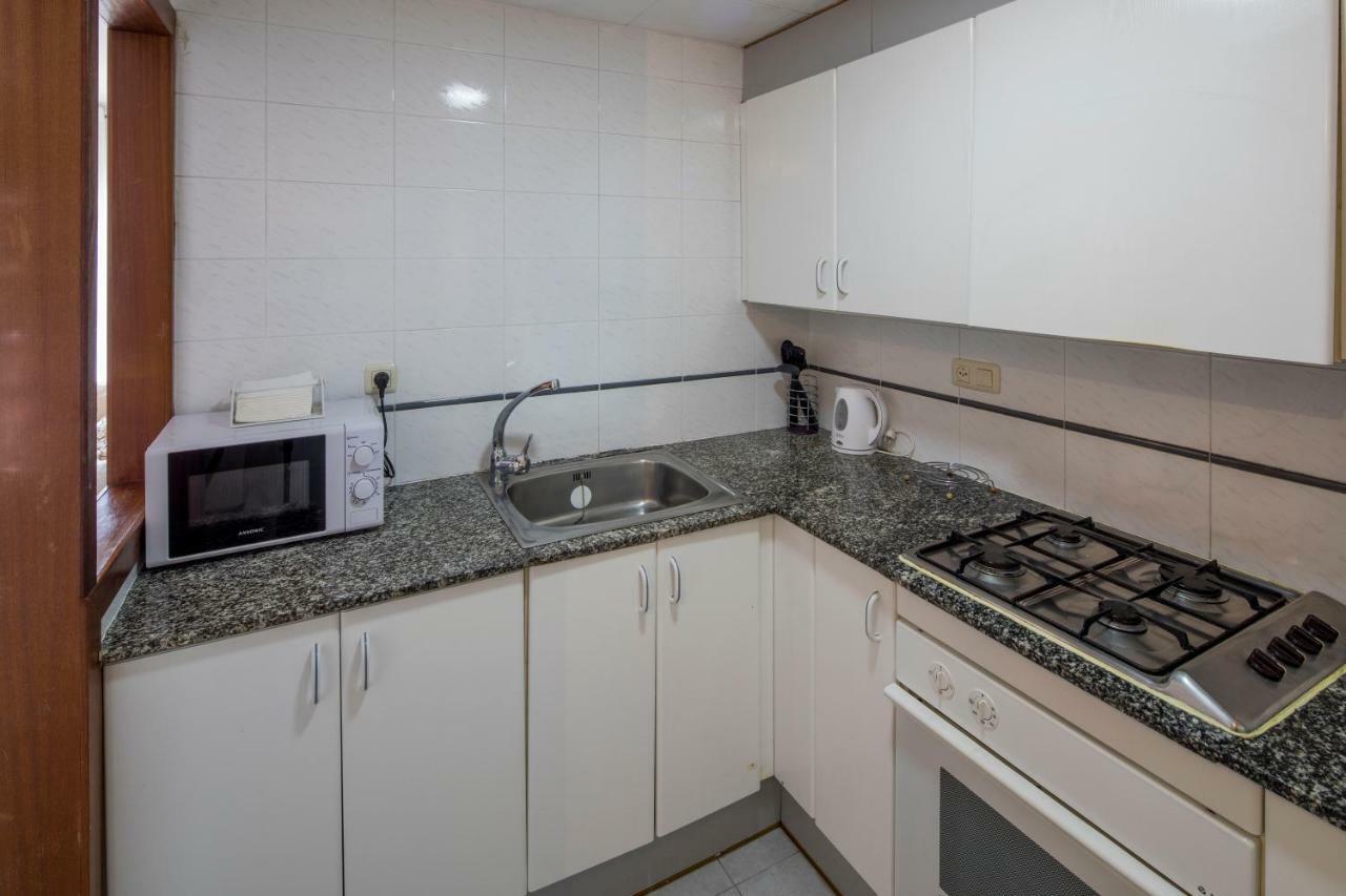 Apartamento Castell De Perelada Apartment Girona Bagian luar foto