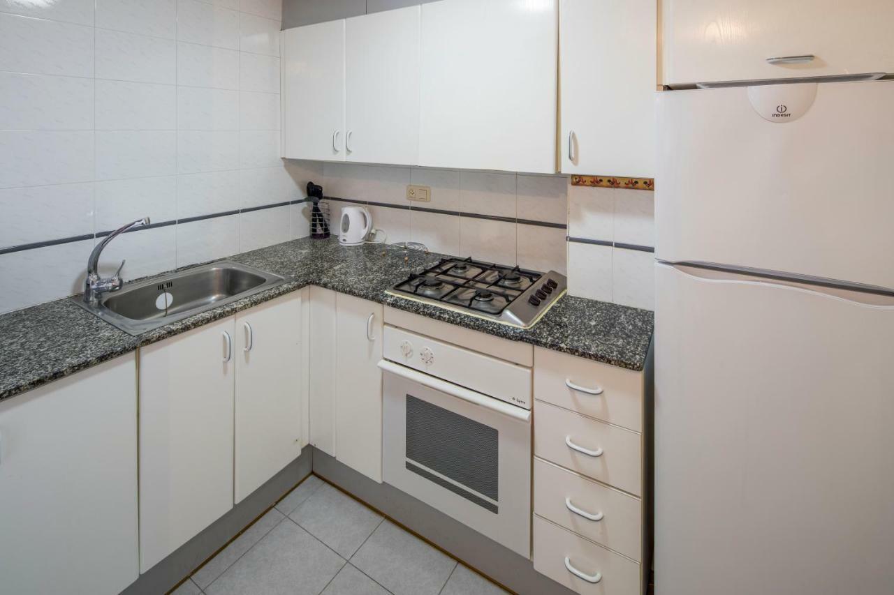 Apartamento Castell De Perelada Apartment Girona Bagian luar foto