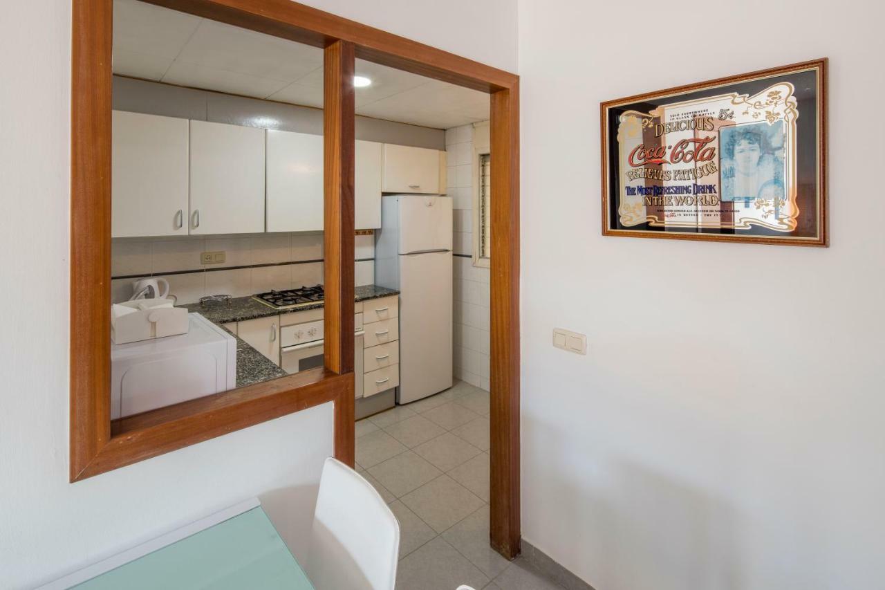Apartamento Castell De Perelada Apartment Girona Bagian luar foto
